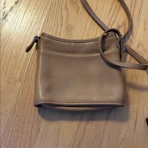 VINTAGE COACH TAN MAMBO BAG  CROSSBODY #9062